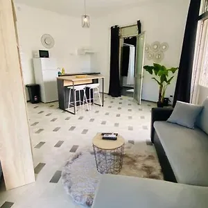 Urban Zen Spacieux Atypique Avec Bain A Remous Proche De Appartement